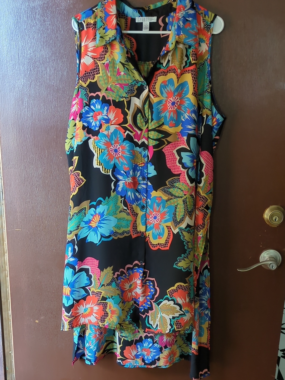 Spense Black Sleeveless Floral Button-Front Tunic - Multicolor